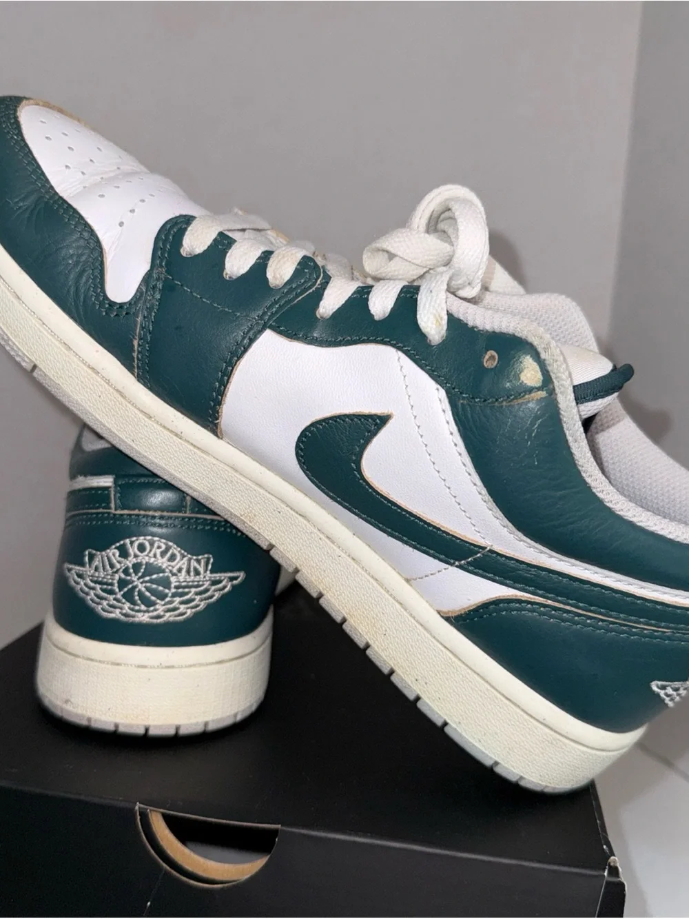 Jordan Men’s Low-Top Sneakers in White and Dark Green size 9.5